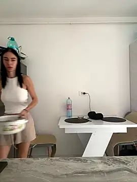 Celine Roxelle online show from 09/09/25, 10:15