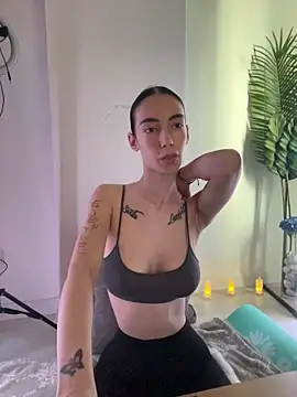 Celine Roxelle online show from 11/13/25, 09:30