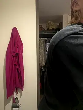 Maggie Geller online show from 09/18/25, 03:25