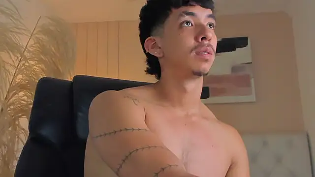 ISAAC CRYSTON online show from 11/18/25, 09:30