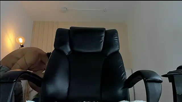 ISAAC CRYSTON online show from 11/29/25, 08:45