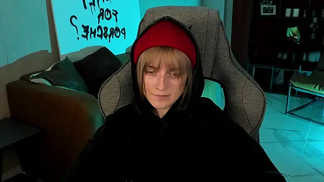 Snapshot of KiraMontoya chatting on 11/01/25, 02:41 KiraMontoya online show from 11/01/25, 02:41