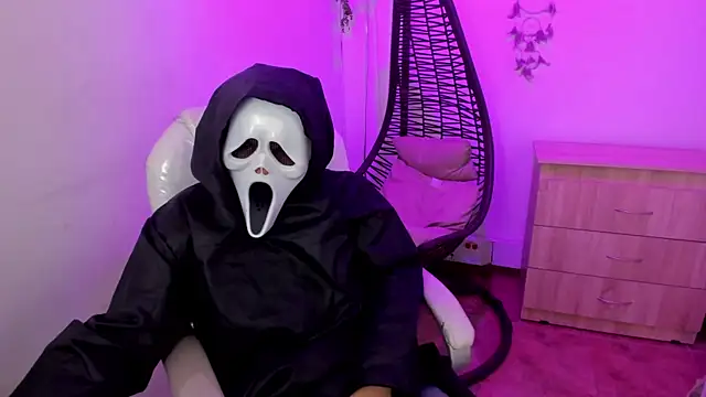 Golden-Boyy online show from 10/23/25, 04:56