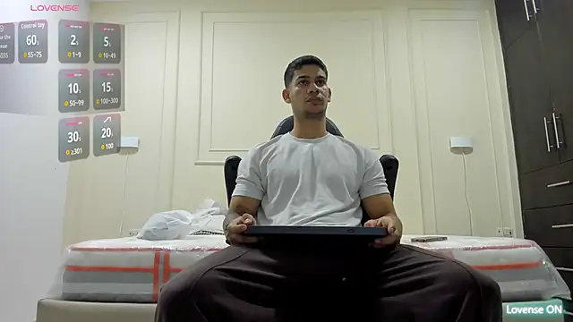 Snapshot of ANDRES_STUD chatting on 05/24/26, 03:22 ANDRES STUD online show from 05/24/26, 03:22