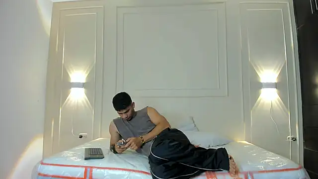 Snapshot of ANDRES_STUD chatting on 06/22/26, 03:47 ANDRES STUD online show from 06/22/26, 03:47