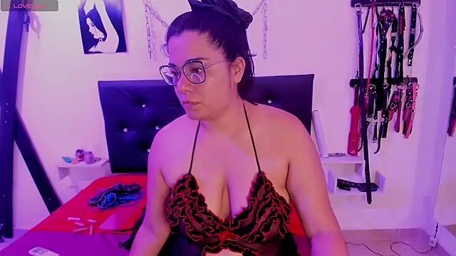 Julieta Carden  online show from 03/05/26, 07:32