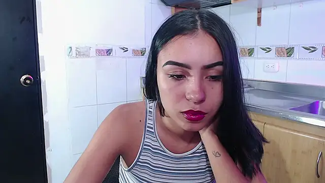 Snapshot of julieta_fn chatting on 05/11/26, 04:04 julieta fn online show from 05/11/26, 04:04