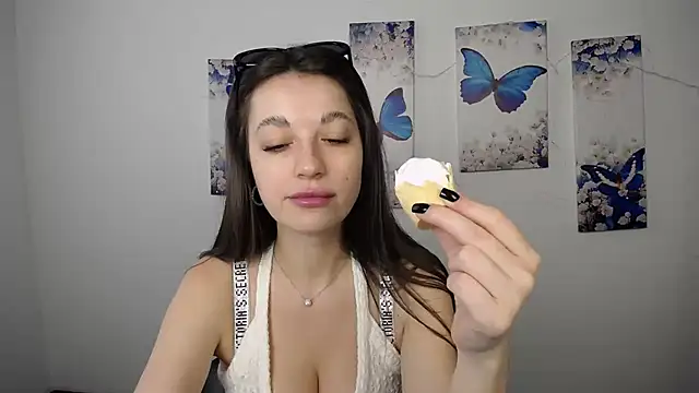 Snapshot of Eva_Eldis chatting on 07/02/26, 10:43 Eva Eldis online show from 07/02/26, 10:43