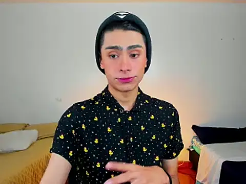 Snapshot of steve__gray chatting on 02/04/25, 02:21 steve  gray online show from 02/04/25, 02:21