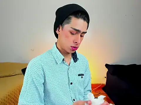 Snapshot of steve__gray chatting on 02/05/25, 02:05 steve  gray online show from 02/05/25, 02:05