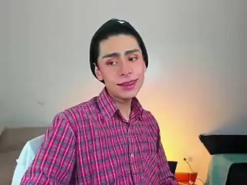 Snapshot of steve__gray chatting on 02/13/25, 02:09 steve  gray online show from 02/13/25, 02:09