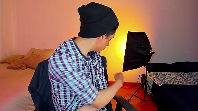 Snapshot of steve__gray chatting on 03/06/25, 06:48 steve  gray online show from 03/06/25, 06:48