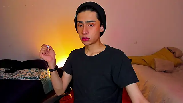 Snapshot of steve__gray chatting on 03/07/25, 06:43 steve  gray online show from 03/07/25, 06:43