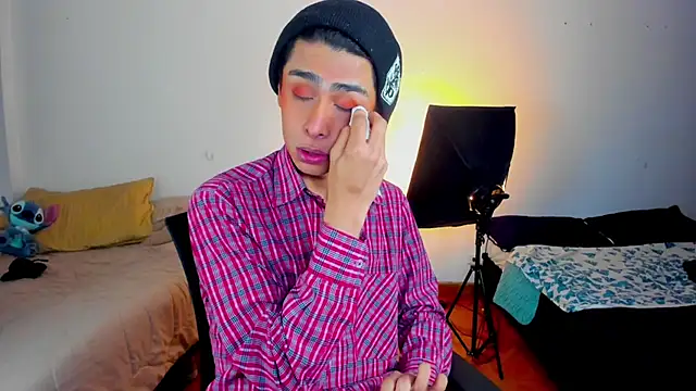 Snapshot of steve__gray chatting on 03/13/25, 06:45 steve  gray online show from 03/13/25, 06:45