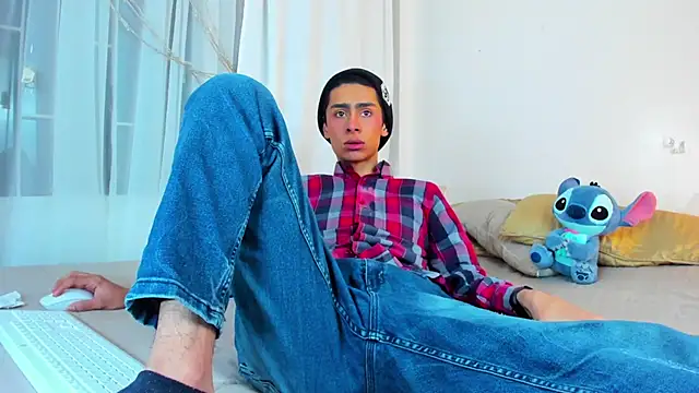 Snapshot of steve__gray chatting on 03/21/25, 06:40 steve  gray online show from 03/21/25, 06:40