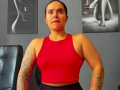 karlyjons12 online show from 11/24/25, 05:45