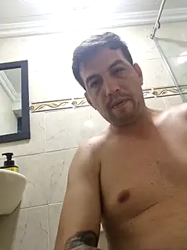 reyarturs13 online show from 02/18/25, 03:53