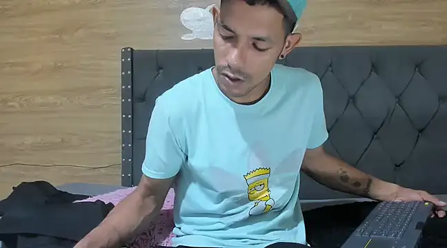 guyeifmaxiro online show from 02/08/25, 07:59