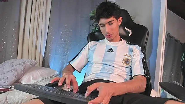 NovaaWheler online show from 09/20/25, 01:23