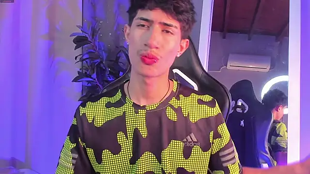 NovaaWheler online show from 09/21/25, 07:04