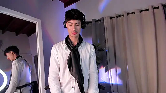 NovaaWheler online show from 10/11/25, 08:07