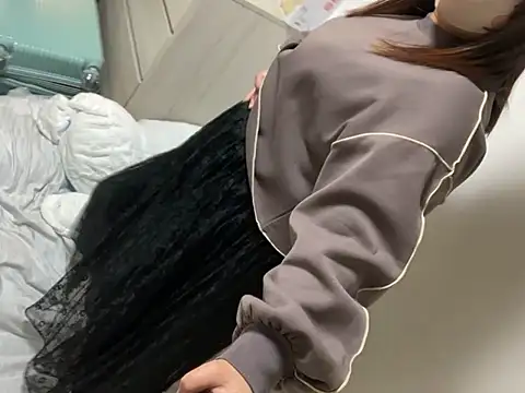 Snapshot of mitarashi_awww chatting on 02/21/25, 07:21 mitarashi awww online show from 02/21/25, 07:21