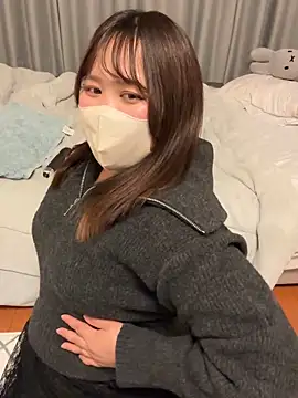 Snapshot of mitarashi_awww chatting on 03/08/25, 03:45 mitarashi awww online show from 03/08/25, 03:45