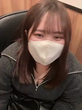 Snapshot of mitarashi_awww chatting on 03/15/25, 11:19 mitarashi awww online show from 03/15/25, 11:19