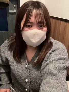 Snapshot of mitarashi_awww chatting on 03/15/25, 05:48 mitarashi awww online show from 03/15/25, 05:48