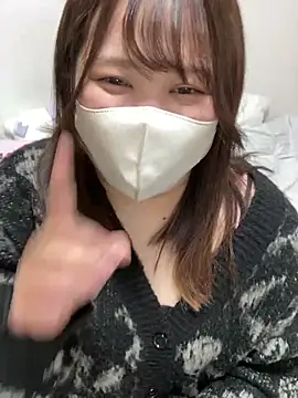 Snapshot of mitarashi_awww chatting on 03/18/25, 10:57 mitarashi awww online show from 03/18/25, 10:57