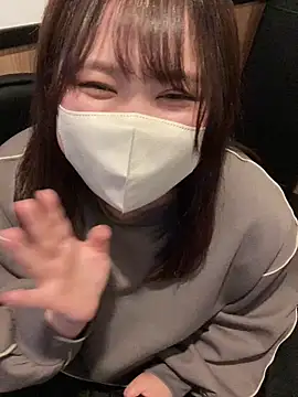 Snapshot of mitarashi_awww chatting on 03/22/25, 04:47 mitarashi awww online show from 03/22/25, 04:47