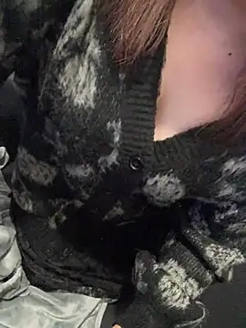 Snapshot of mitarashi_awww chatting on 03/22/25, 09:53 mitarashi awww online show from 03/22/25, 09:53