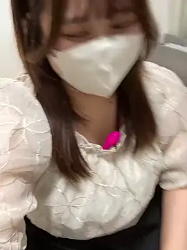 Snapshot of mitarashi_awww chatting on 09/11/25, 09:37 mitarashi awww online show from 09/11/25, 09:37