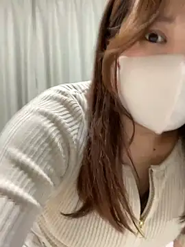 Snapshot of mitarashi_awww chatting on 09/23/25, 01:14 mitarashi awww online show from 09/23/25, 01:14