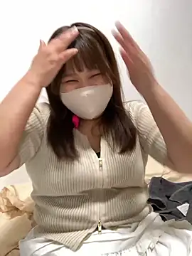 Snapshot of mitarashi_awww chatting on 09/26/25, 09:41 mitarashi awww online show from 09/26/25, 09:41