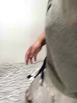 Snapshot of mitarashi_awww chatting on 10/22/25, 09:14 mitarashi awww online show from 10/22/25, 09:14