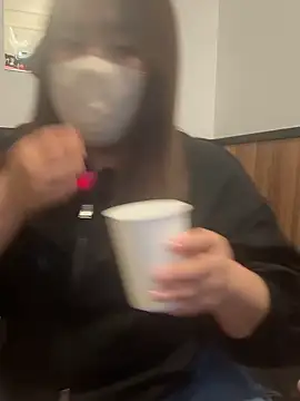 Snapshot of mitarashi_awww chatting on 10/27/25, 03:16 mitarashi awww online show from 10/27/25, 03:16