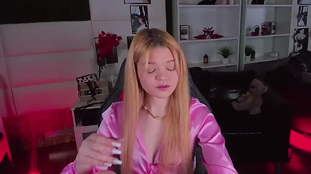 AdeleCartier online show from 02/25/25, 05:41