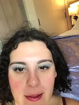 Snapshot of LunaSoleil9 chatting on 02/20/25, 01:19 LunaSoleil9 online show from 02/20/25, 01:19