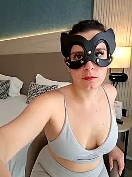 Snapshot of LunaSoleil9 chatting on 03/17/26, 02:31 LunaSoleil9 online show from 03/17/26, 02:31