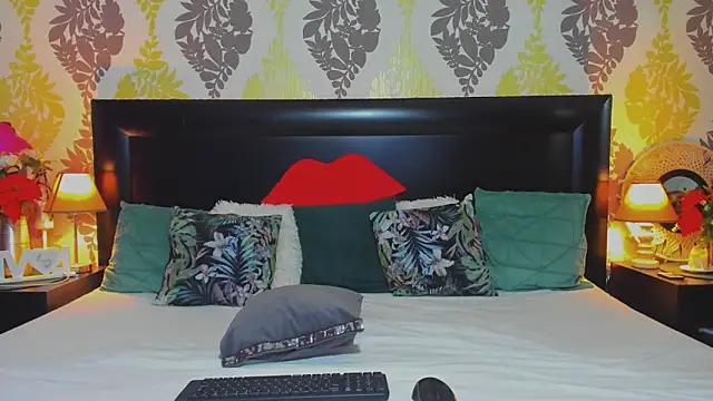 Snapshot of Kaylynn chatting on 02/05/25, 12:49 Kaylynn online show from 02/05/25, 12:49