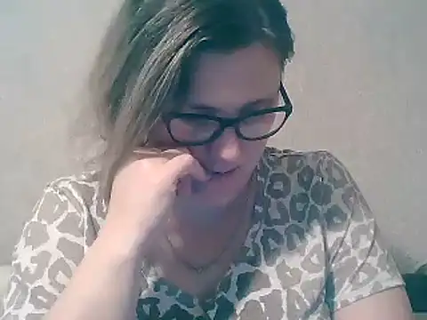Snapshot of MerryLaCherry chatting on 11/29/25, 02:14 MerryLaCherry online show from 11/29/25, 02:14