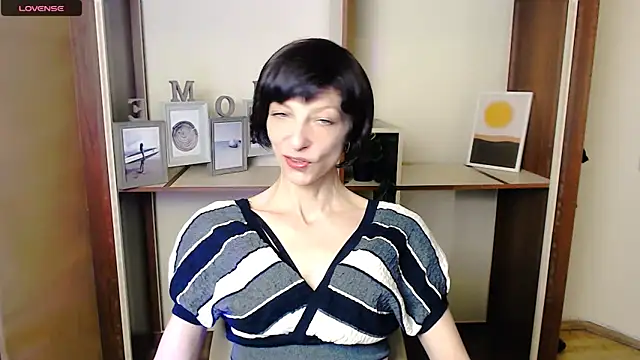  AngeliaFlow  online show from 10/07/25, 06:43