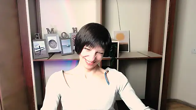  AngeliaFlow  online show from 11/08/25, 07:52