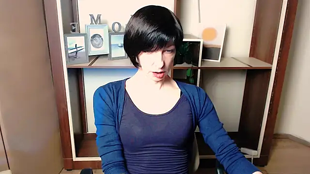  AngeliaFlow  online show from 12/16/25, 07:13