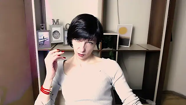  AngeliaFlow  online show from 12/17/25, 06:52