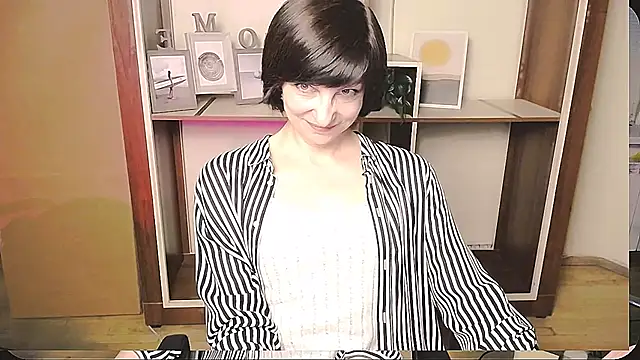 Snapshot of _AngeliaFlow_ chatting on 05/08/26, 08:30 AngeliaFlow online show from 05/08/26, 08:30