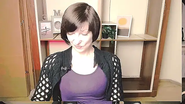 Snapshot of _AngeliaFlow_ chatting on 05/13/26, 08:34 AngeliaFlow online show from 05/13/26, 08:34