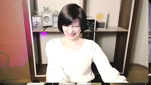 Snapshot of _AngeliaFlow_ chatting on 05/16/26, 10:36 AngeliaFlow online show from 05/16/26, 10:36