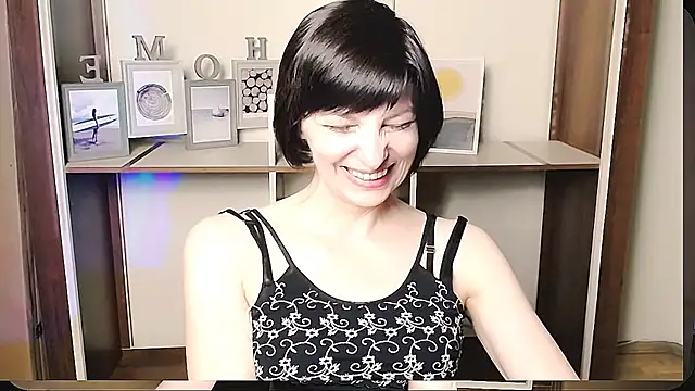 Snapshot of _AngeliaFlow_ chatting on 06/27/26, 12:22 AngeliaFlow online show from 06/27/26, 12:22